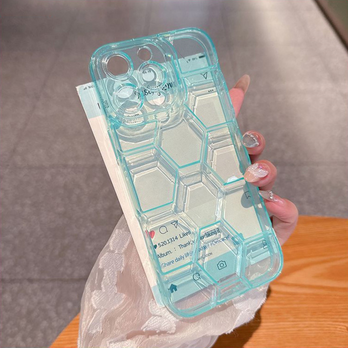 Honeycomb Geometric Football P - огляд і ціна Clear Shockproof Bumper Case